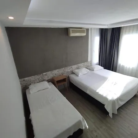 1989 Sebat Homestay